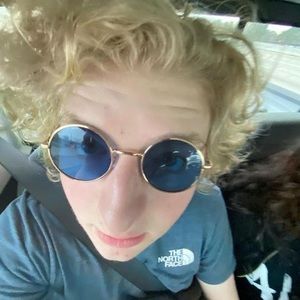 Meet your Posher, Ethan